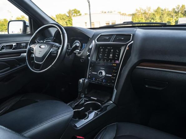 Ford Explorer V Рестайлинг 2 с пробегом 2018 года, цена 3 398 000 рублей, 99700 км, внедорожник, Автокод Объявления