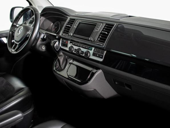 Volkswagen Multivan T6 с пробегом 2018 года, цена 3 535 000 рублей, 130501 км, минивэн, Автокод Объявления