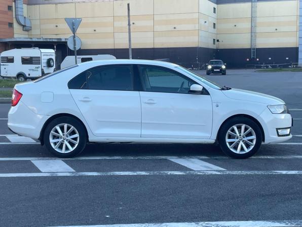 Skoda Rapid I с пробегом 2015 года, цена 879 000 рублей, 228000 км, лифтбек, Автокод Объявления
