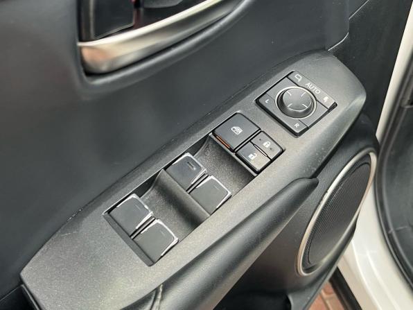 Lexus NX I Рестайлинг с пробегом 2018 года, цена 2 390 000 рублей, 261496 км, внедорожник, Автокод Объявления