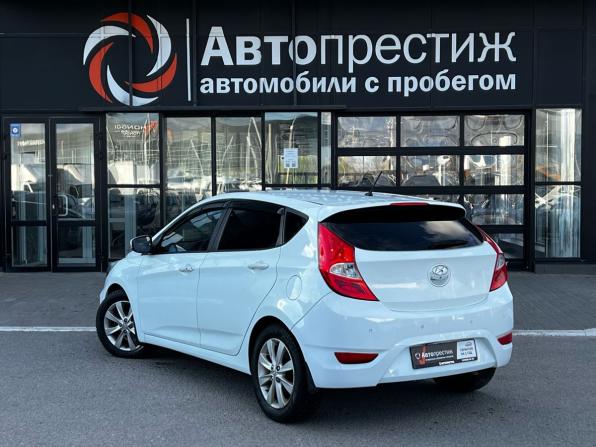 Hyundai Solaris I с пробегом 2012 года, цена 840 000 рублей, 185517 км, седан, Автокод Объявления