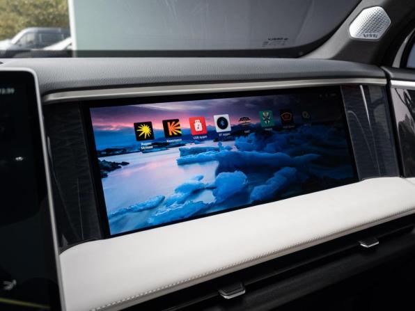 Geely Galaxy L7 с пробегом 2023 года, цена 3 250 000 рублей, 6096 км, внедорожник, Автокод Объявления