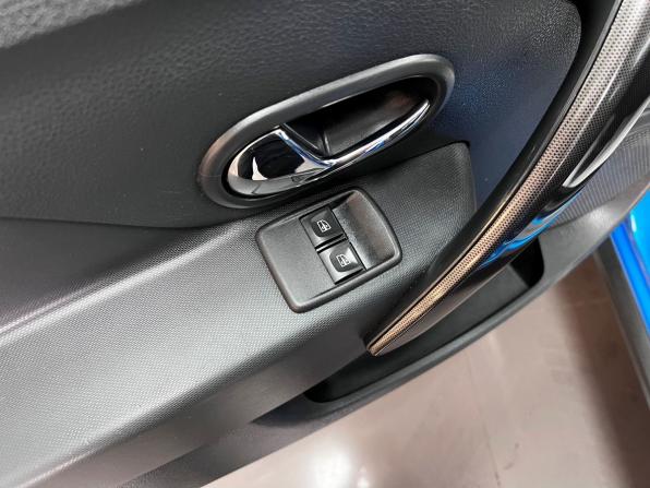 Renault Logan II Рестайлинг с пробегом 2019 года, цена 1 095 000 рублей, 122948 км, седан, Автокод Объявления