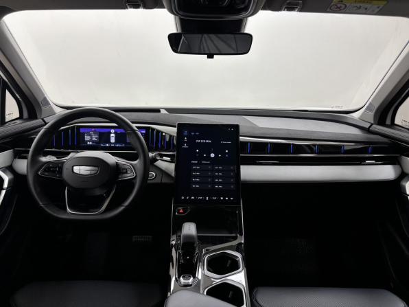 Geely Atlas II с пробегом 2024 года, цена 3 159 000 рублей, 18305 км, внедорожник, Автокод Объявления