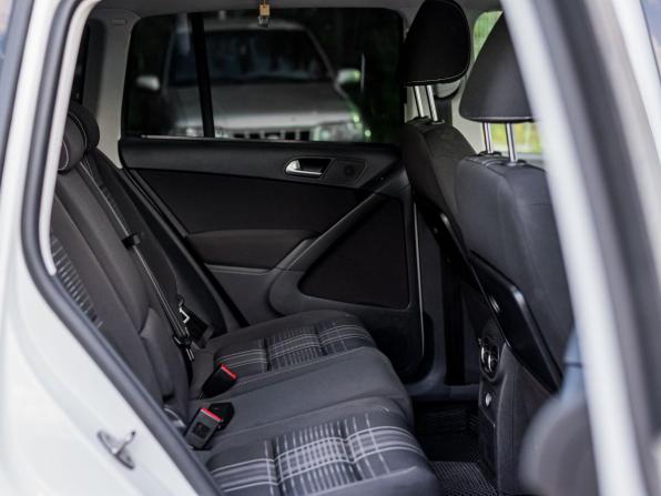 Volkswagen Tiguan I Рестайлинг с пробегом 2015 года, цена 1 155 000 рублей, 211390 км, внедорожник, Автокод Объявления