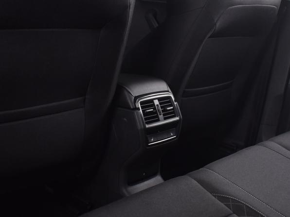 Skoda Karoq I с пробегом 2021 года, цена 2 199 999 рублей, 68632 км, внедорожник, Автокод Объявления