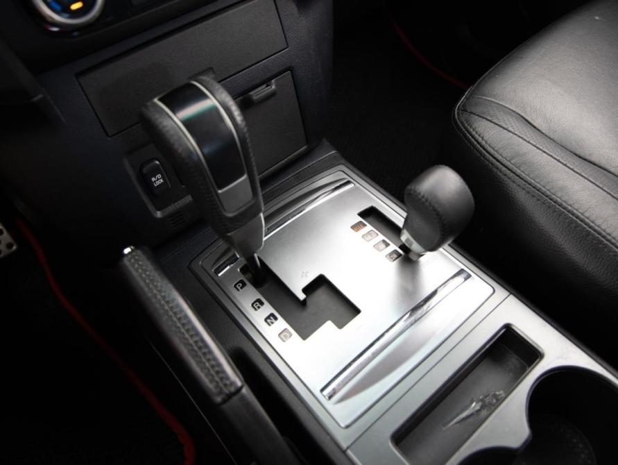 Mitsubishi Pajero IV Рестайлинг 1 Санкт-Петербург  - изображение 13