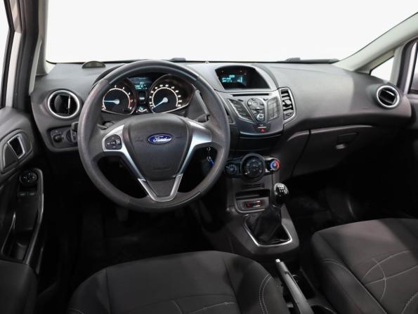 Ford Fiesta Mk6 Рестайлинг с пробегом 2016 года, цена 1 170 000 рублей, 28210 км, седан, Автокод Объявления
