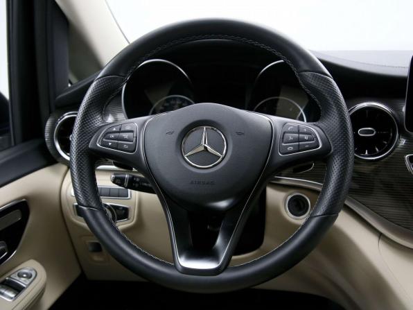 Mercedes-Benz V-Класс III (W447) Рестайлинг с пробегом 2020 года, цена 9 500 000 рублей, 76225 км, минивэн, Автокод Объявления