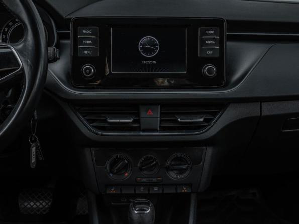 Skoda Rapid II с пробегом 2021 года, цена 1 646 200 рублей, 98433 км, лифтбек, Автокод Объявления