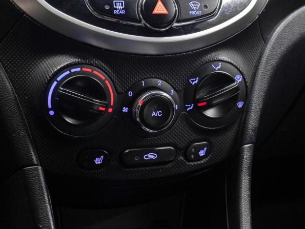 Hyundai Solaris I с пробегом 2012 года, цена 598 000 рублей, 205500 км, хэтчбек, Автокод Объявления