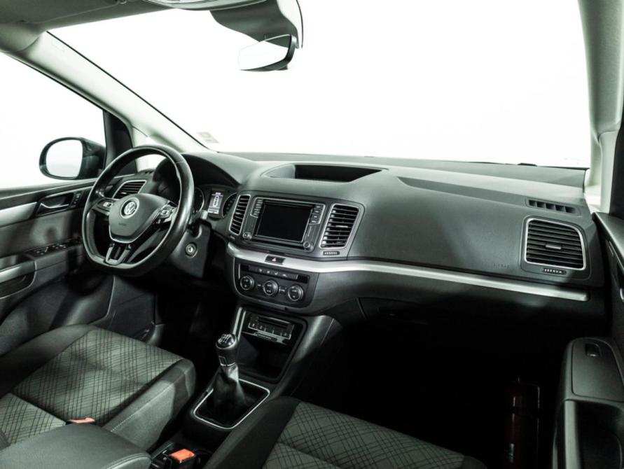 Volkswagen Sharan II Рестайлинг Санкт-Петербург  - изображение 10