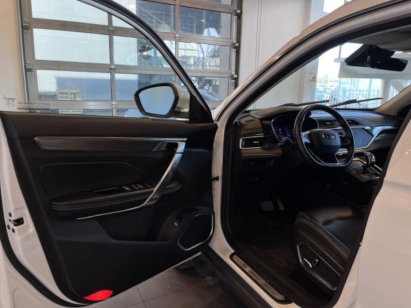 Geely Atlas Pro с пробегом 2022 года, цена 2 080 000 рублей, 95170 км, внедорожник, Автокод Объявления