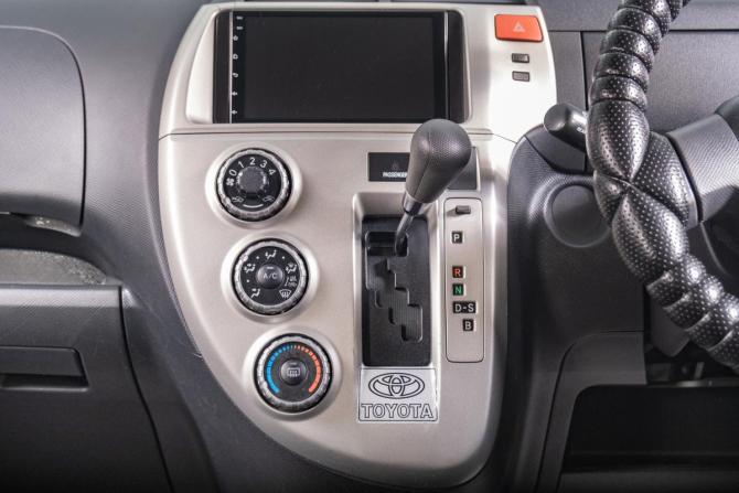 Toyota Ractis I с пробегом 2009 года, цена 659 000 рублей, 133000 км, хэтчбек, Автокод Объявления