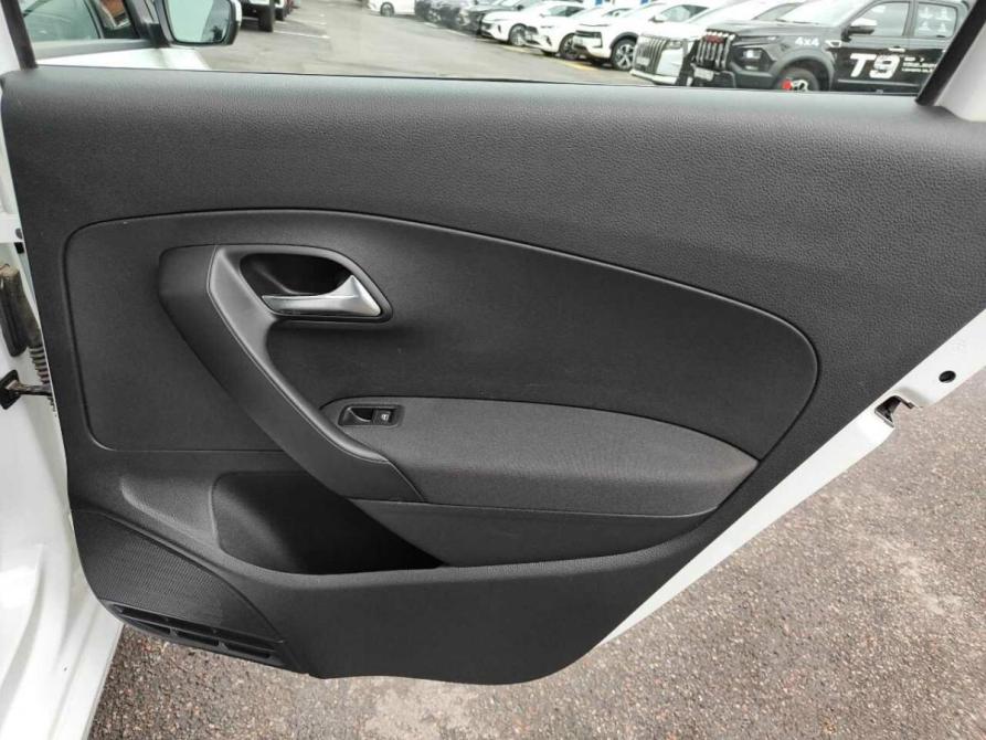 Volkswagen Polo V Рестайлинг Санкт-Петербург  - изображение 16
