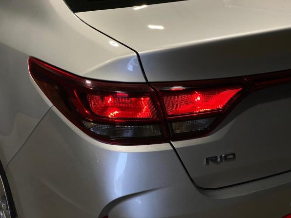 Kia Rio IV Рестайлинг с пробегом 2021 года, цена 1 549 000 рублей, 51318 км, седан, Автокод Объявления