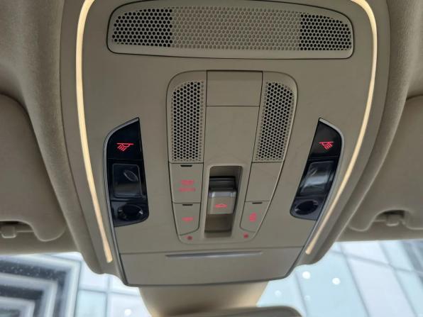 Audi A8 III (D4) Рестайлинг с пробегом 2016 года, цена 2 755 000 рублей, 260900 км, седан, Автокод Объявления