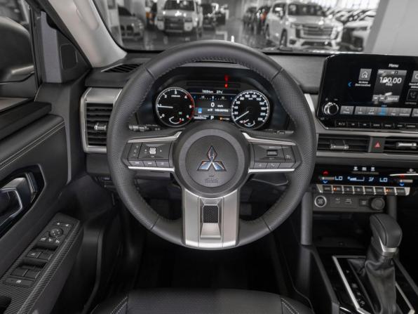 Mitsubishi L200 VI с пробегом 2025 года, цена 5 300 000 рублей, 50 км, пикап, Автокод Объявления