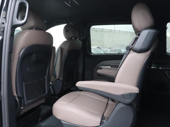 Mercedes-Benz V-Класс III (W447) Рестайлинг 2 с пробегом 2025 года, цена 12 516 858 рублей, 8702 км, минивэн, Автокод Объявления
