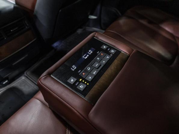 Lexus LX III Рестайлинг 2 с пробегом 2016 года, цена 7 499 700 рублей, 92716 км, внедорожник, Автокод Объявления