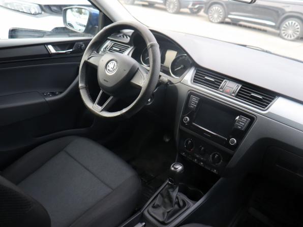 Skoda Rapid I Рестайлинг с пробегом 2018 года, цена 1 300 000 рублей, 74970 км, лифтбек, Автокод Объявления