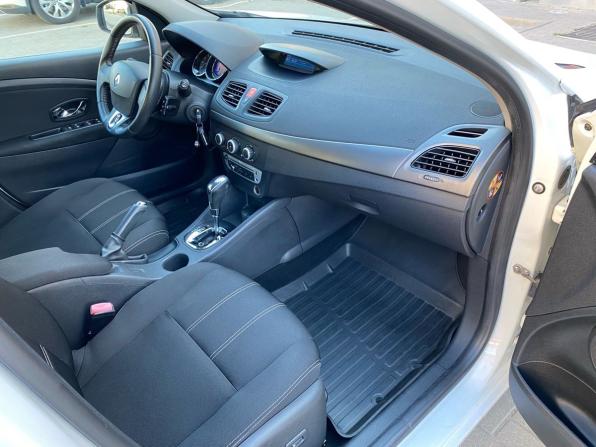 Renault Megane III Рестайлинг с пробегом 2014 года, цена 899 000 рублей, 152266 км, хэтчбек, Автокод Объявления