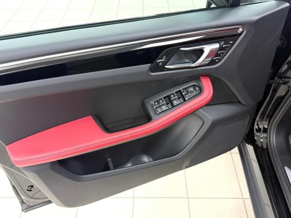 Porsche Macan I Рестайлинг с пробегом 2019 года, цена 6 945 000 рублей, 45098 км, внедорожник, Автокод Объявления