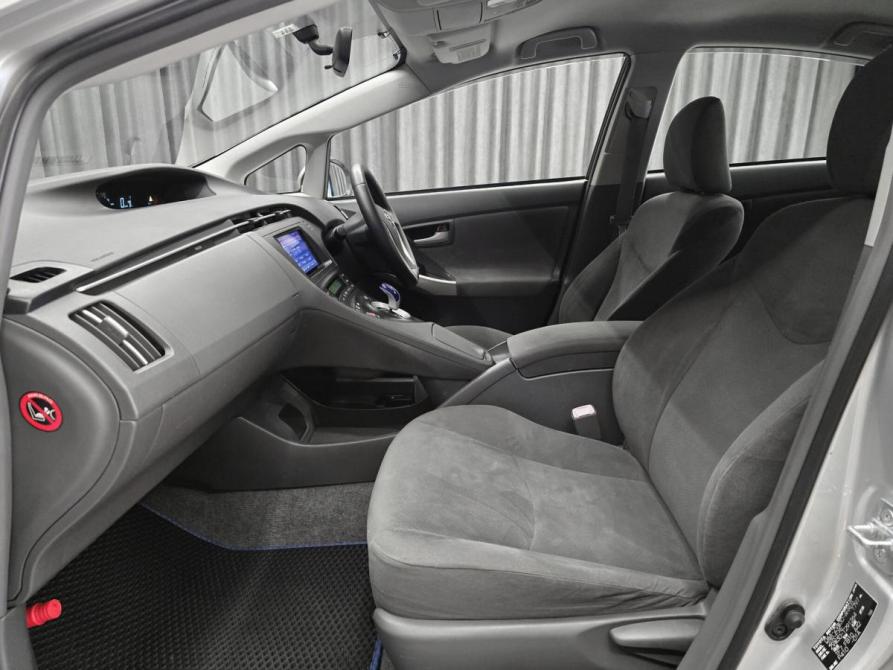 Toyota Prius III (XW30) Красноярск  - изображение 14
