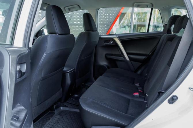 Toyota RAV4 IV (XA40) Рестайлинг с пробегом 2015 года, цена 1 682 000 рублей, 235000 км, внедорожник, Автокод Объявления