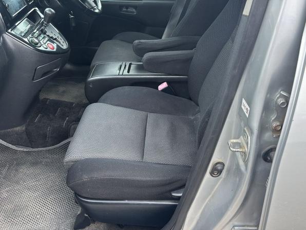 Toyota Wish I с пробегом 2004 года, цена 390 000 рублей, 299999 км, компактвэн, Автокод Объявления