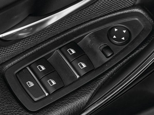 BMW 3 серии VI (F3x) Рестайлинг с пробегом 2017 года, цена 2 060 000 рублей, 180032 км, седан, Автокод Объявления