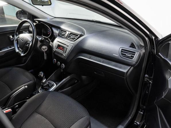Kia Rio III Рестайлинг с пробегом 2016 года, цена 1 050 000 рублей, 95576 км, хэтчбек, Автокод Объявления