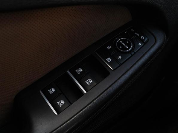 Hyundai Genesis II с пробегом 2015 года, цена 1 500 000 рублей, 243057 км, седан, Автокод Объявления