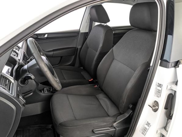 Skoda Rapid I Рестайлинг с пробегом 2019 года, цена 755 000 рублей, 258967 км, лифтбек, Автокод Объявления