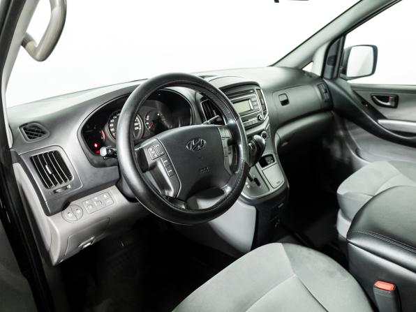 Hyundai H-1 II Рестайлинг с пробегом 2017 года, цена 2 250 000 рублей, 222600 км, минивэн, Автокод Объявления