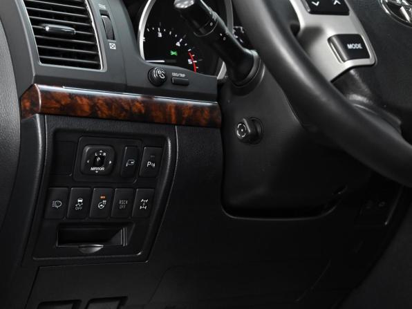 Toyota Land Cruiser 200 Series Рестайлинг 1 с пробегом 2012 года, цена 3 099 000 рублей, 355000 км, внедорожник, Автокод Объявления