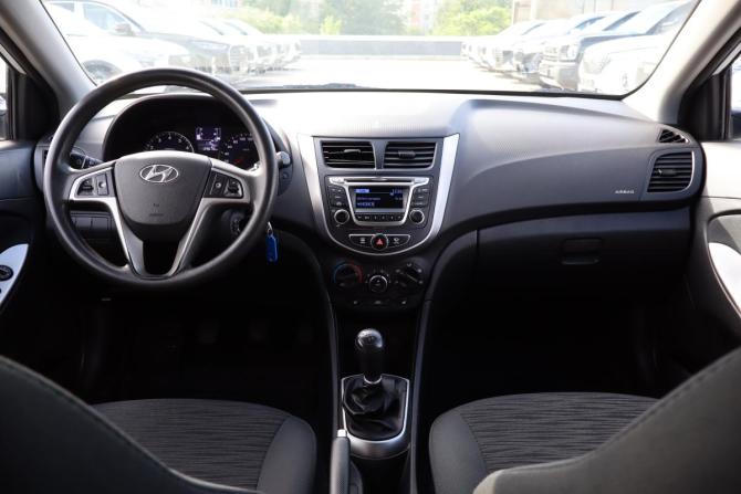 Hyundai Solaris I Рестайлинг с пробегом 2015 года, цена 699 000 рублей, 128000 км, седан, Автокод Объявления