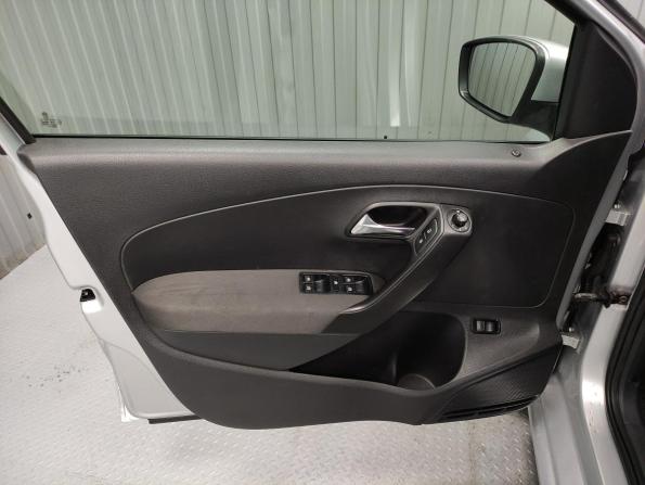Volkswagen Polo V с пробегом 2013 года, цена 895 000 рублей, 236145 км, седан, Автокод Объявления