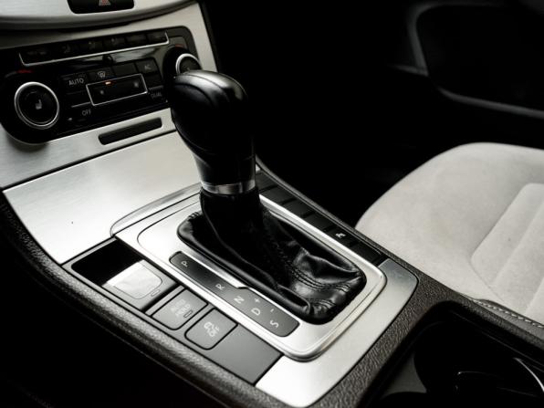 Volkswagen Passat B7 с пробегом 2011 года, цена 930 000 рублей, 341957 км, седан, Автокод Объявления
