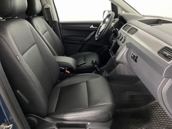 Volkswagen Caddy IV с пробегом 2017 года, цена 1 670 000 рублей, 165188 км, компактвэн, Автокод Объявления