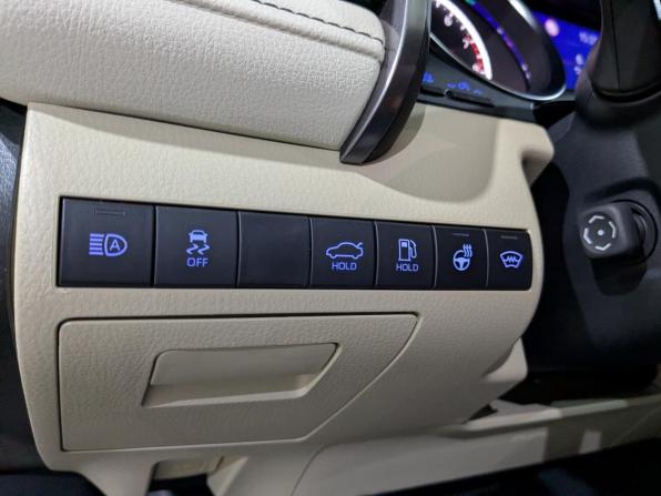 Toyota Camry VIII (XV70) Рестайлинг с пробегом 2021 года, цена 3 200 000 рублей, 80346 км, седан, Автокод Объявления