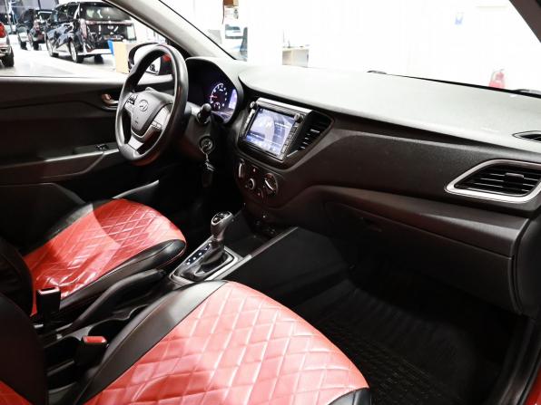 Hyundai Solaris II с пробегом 2017 года, цена 1 298 500 рублей, 107367 км, седан, Автокод Объявления