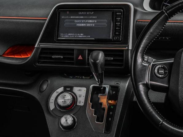 Toyota Sienta II с пробегом 2018 года, цена 1 779 000 рублей, 86501 км, компактвэн, Автокод Объявления