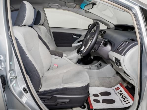 Toyota Prius III (XW30) с пробегом 2010 года, цена 949 500 рублей, 257844 км, лифтбек, Автокод Объявления
