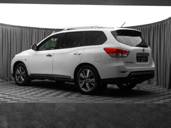 Nissan Pathfinder IV с пробегом 2015 года, цена 1 770 000 рублей, 180748 км, внедорожник, Автокод Объявления