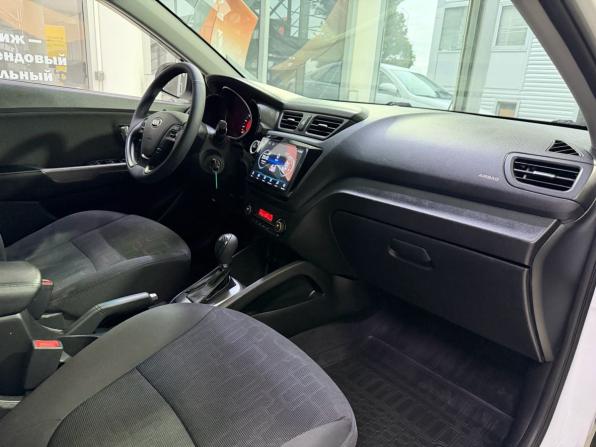 Kia Rio III Рестайлинг с пробегом 2015 года, цена 1 179 000 рублей, 77814 км, седан, Автокод Объявления