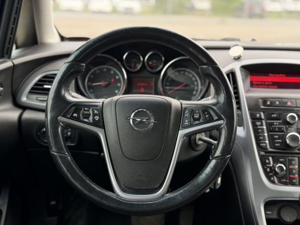 Opel Astra J Рестайлинг с пробегом 2013 года, цена 790 000 рублей, 216530 км, седан, Автокод Объявления