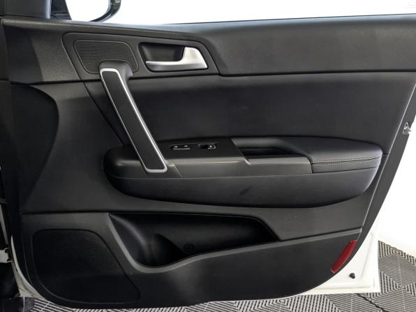 Kia Sportage IV с пробегом 2018 года, цена 1 750 000 рублей, 168117 км, внедорожник, Автокод Объявления