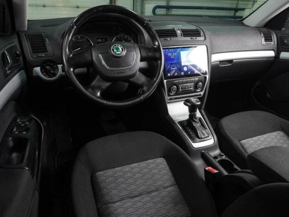 Skoda Octavia II (A5) Рестайлинг с пробегом 2010 года, цена 749 000 рублей, 243055 км, лифтбек, Автокод Объявления