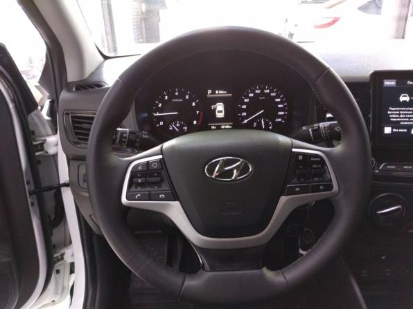 Hyundai Solaris II Рестайлинг с пробегом 2021 года, цена 1 680 000 рублей, 42790 км, седан, Автокод Объявления
